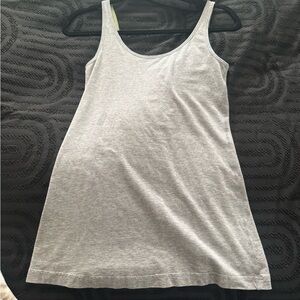 gray lululemon tank 
PTP:14”